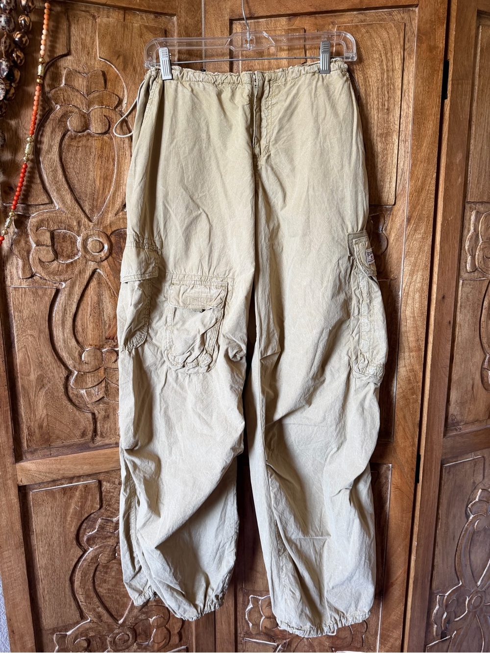 BDG oversized cargo pant.
